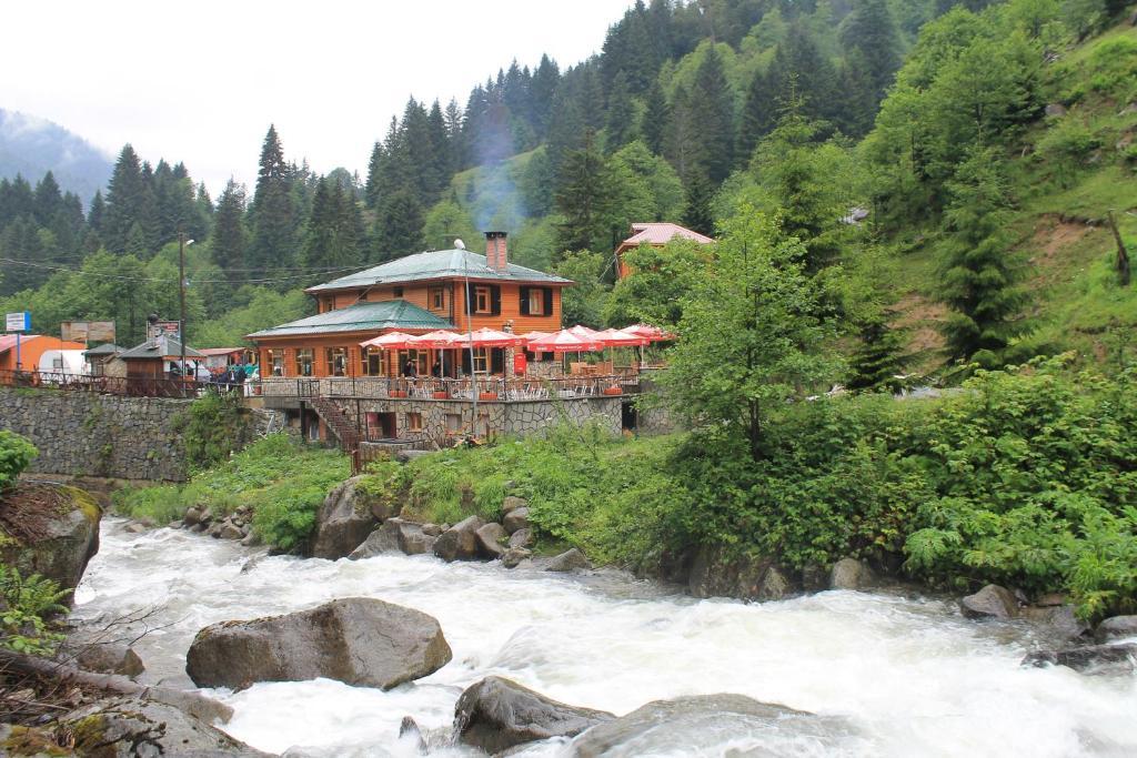 Avusor Otel *